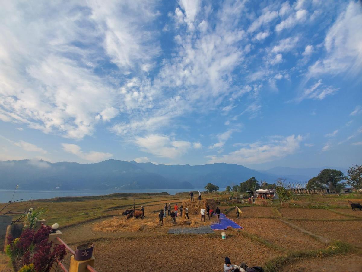Hotel Waterside Pokhara Bagian luar foto